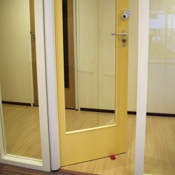 Protezione antitrauma salvadita per porte apertura 180° non smontabile