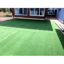 Pavimentazione antitrauma erba sintetica a rotolo mm 25 larghezza mt 2