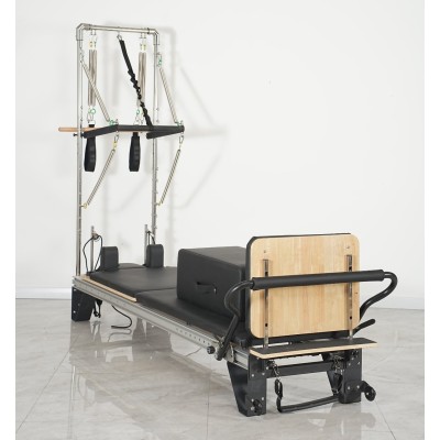 Pilates Reformer avanzato con torre in acciaio, struttura in legno e alluminio, completo di molle, cinghie e accessori