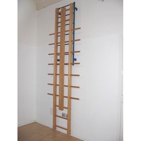 Scala dritta in legno