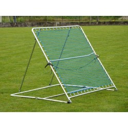 Telaio con rete ad inclinazione  per allenamento calcio